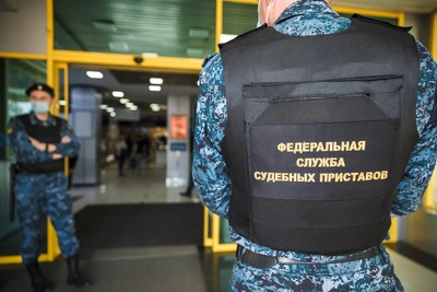 Красноярский должник на 1,2 млн рублей спрятался под кроватью