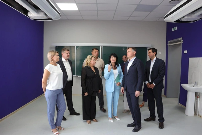 К 1 сентября в регионе открыли 11 новых школ на 10 тысяч мест, а до конца года заработают еще три | Источник: пресс-служба губернатора Ростовской области