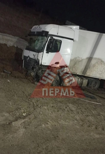 Фуре тоже досталось | Источник: ЧП ДТП Пермь / vk.com