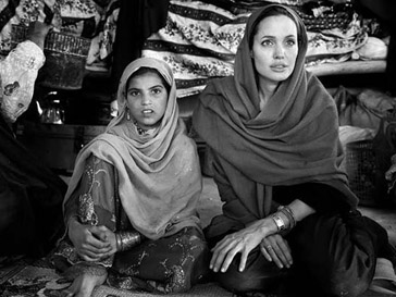 Анджелина Джоли (Angelina Jolie) построит в Афганистане школу для девочек
