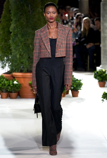 Oscar de la Renta осень/зима 2019-20, 13 февраля | marieclaire.ru