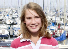 14-летняя девочка отправилась в одиночное кругосветное путешествие на яхте