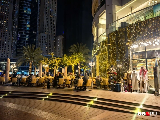 Прийти сюда в сумерках стоит хотя бы из-за иллюминации | Источник: Анастасия Шевякова / 86.RU