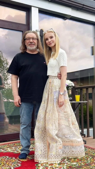 Жена музыканта Екатерина с ним уже более двадцати лет | Источник: v.kuzmin_official / Instagram (экстремистская организация, деятельность запрещена на территории РФ)