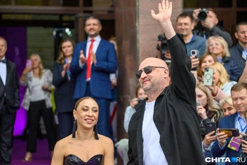 Гоша Куценко и Юлия Пак | Источник: Олег Фёдоров / CHITA.RU