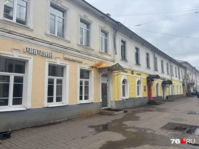 На главной прогулочной улице Ярославля готовятся к открытию новые кафе и бары | Источник: Алина Сардекова / 76.RU