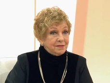 Волкова: «Рязанов очень любил Ахеджакову. Если она забывала слова — ничего, а мне говорил: «Иди учи!»