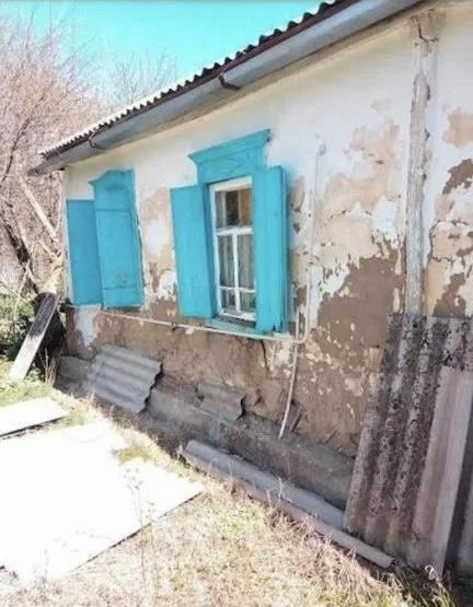 Здание похоже на барак | Источник: Avito.ru