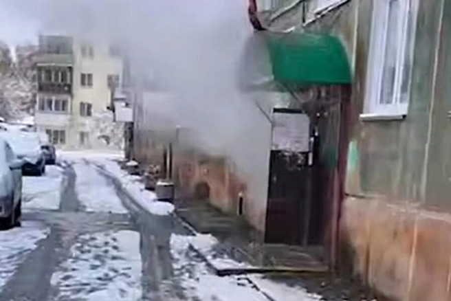 Это уже второй инцидент на улице Есенина за последнюю неделю | Источник: Mash Siberia / Telegram