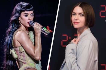 «Она наклонилась и отодвинула в сторону свои трусы»: Кэти Перри обвинили в домогательствах 20-летней давности