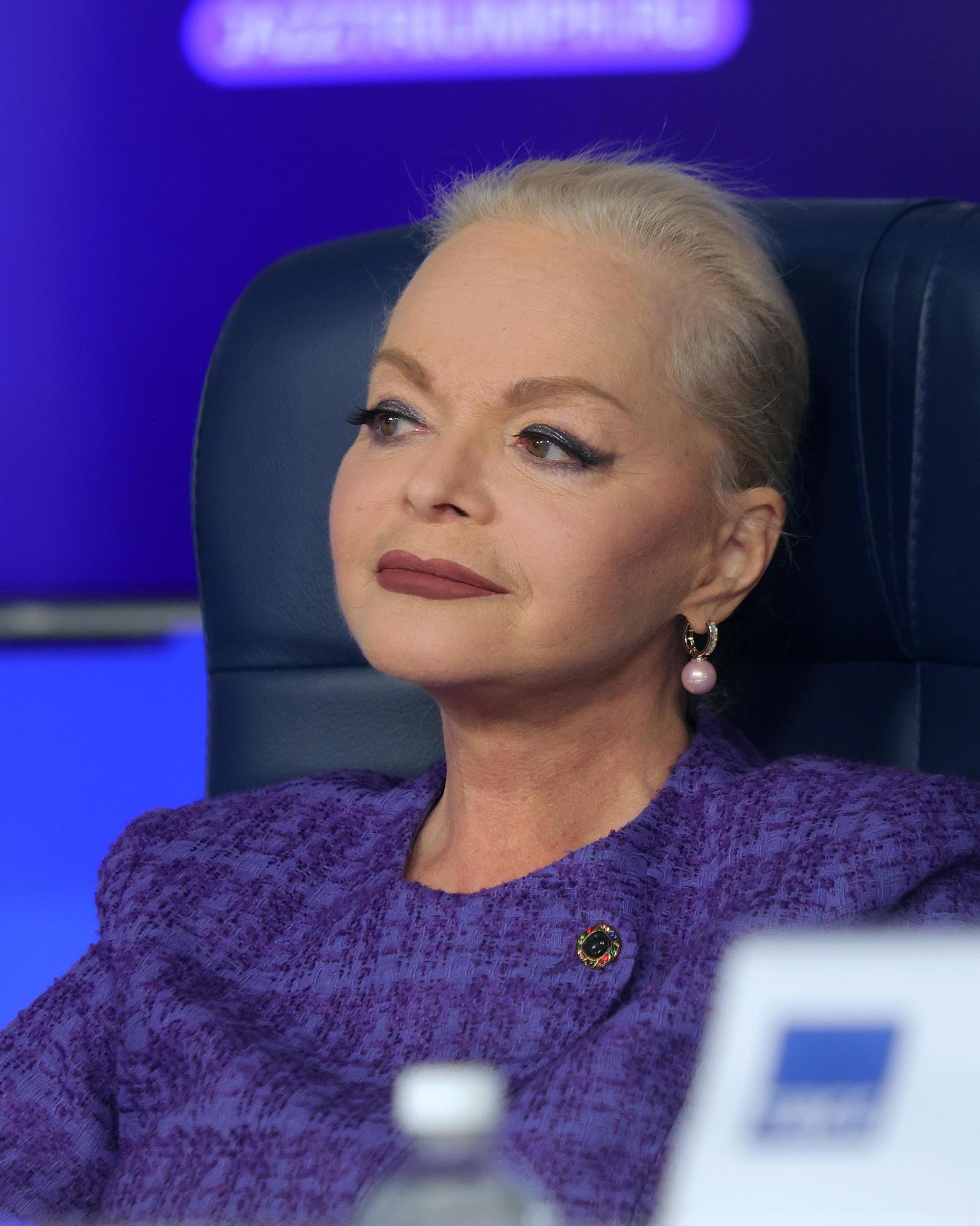 Лариса Долина похвасталась квартирой, которую ей подарили друзья: «Новый дом, свежий ремонт»