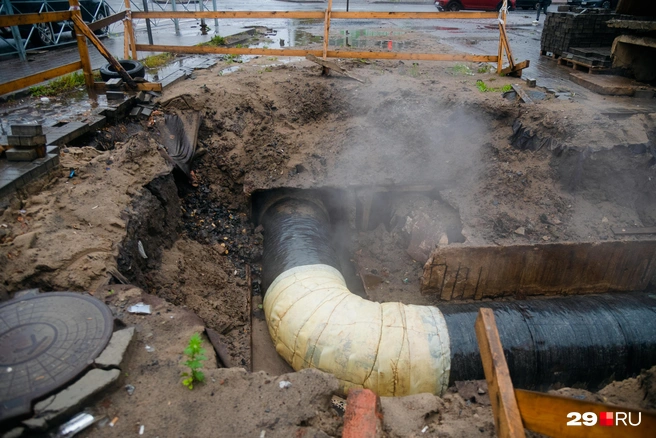 Место прорыва ищут | Источник: Иван Митюшёв / 29.RU