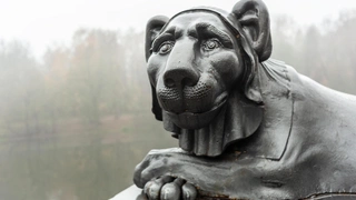 В усадьбе Кузьминки реставрируют чугунных львов