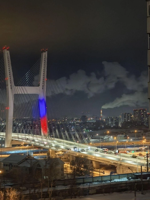 Подсветку решили протестировать поздно вечером | Источник: читательница НГС Ольга