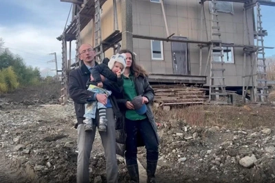 Sochi Family Trapped with Dangerous Unfinished House and Mortgage