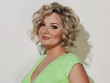 «Обнаглела!» 43-летняя Мария Максакова оголила грудь во время дерзкой фотосессии
