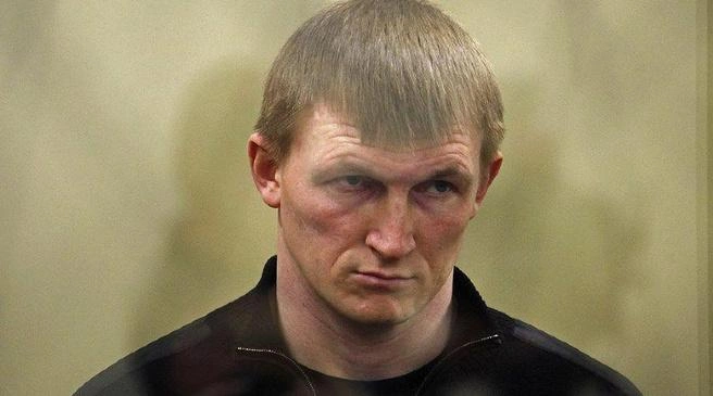 Согласно приговору, первые 15 лет киллер группировки должен был провести в тюрьме, а оставшиеся годы — в колонии строгого режима | Источник: Yuga.ru