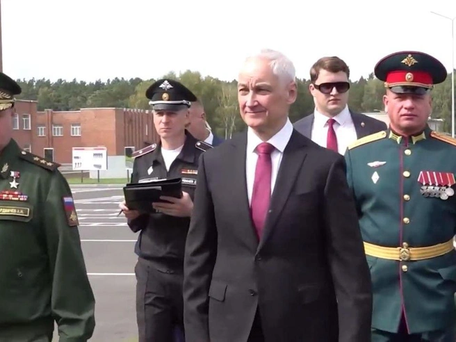 Министр посетил Военное училище | Источник: «Минобороны России» / Max