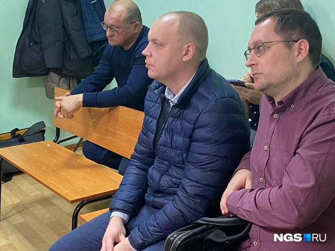 Илья Вацко (в центре) согласился на предложение Курбанова, но с задней мыслью | Источник: Павел Тиунов / NGS.ru