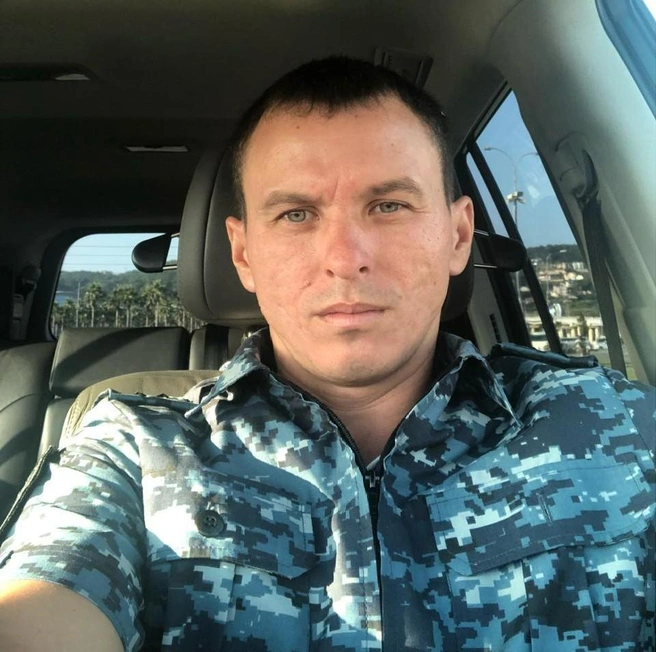 Дмитрий на личном автомобиле доставил туриста с приступом в больницу | Источник: mvd_23/t.me