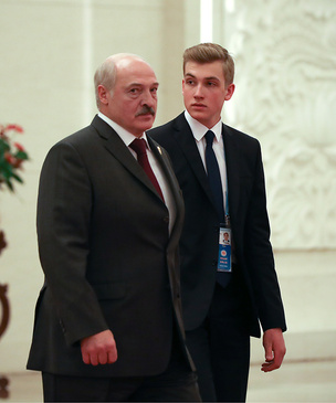 Лучшие шутки из пародийного аккаунта «сына Лукашенко» о ситуации в Белоруссии