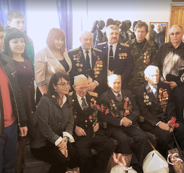 «Дедушка ел крошки со стола»: Виктория Тарасова чуть не расплакалась, вспоминая о поездке в ДНР