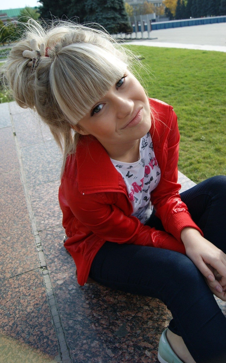 Nastya Shevchenko sutyendagi fotosuratda Nastya Shevchenko sutyendagi fotosuratda