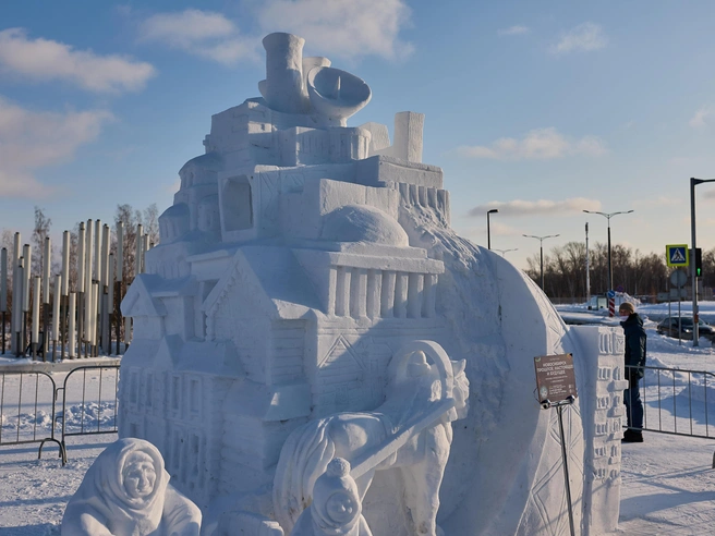 Скульптура «Новосибирск. Прошлое. Настоящее. Будущее». | Источник: Александр Ощепков / NGS.RU