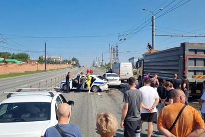 Водитель Газели протаранил машину ГИБДД на месте ДТП в Челябинске