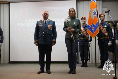 Полина Пантель получила медаль за спасение тонущих детей