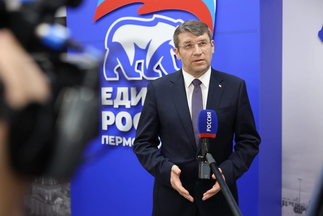 Алексей Мазлов представляет интересы рабочих | Источник: Юрий Евдокимов