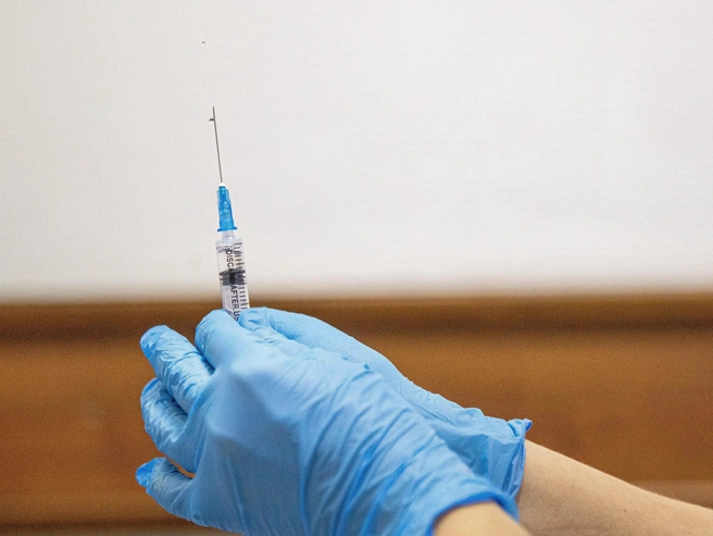 Вакцинацию необходимо проводить заблаговременно для формирования иммунитета | Источник: Александр Ощепков / NGS.RU