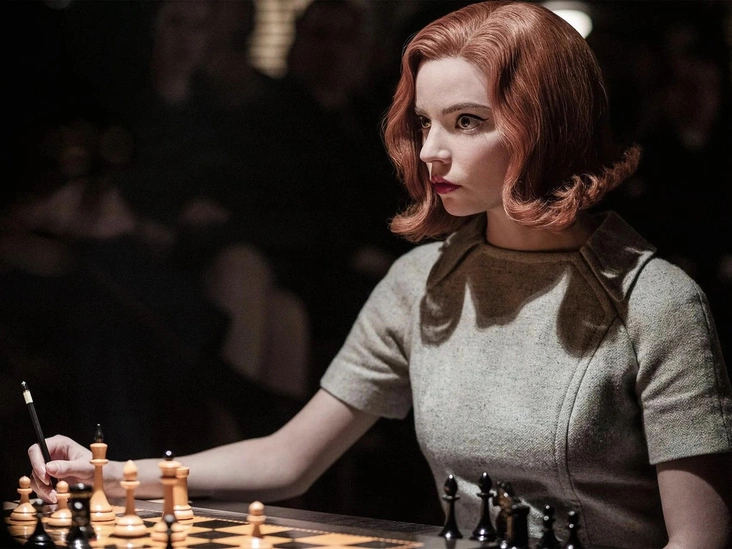 Кадр из сериала «Ход королевы»