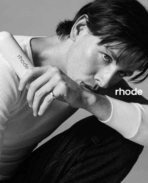 Харрис Дикинсон для Rhode | Источник: Rhode