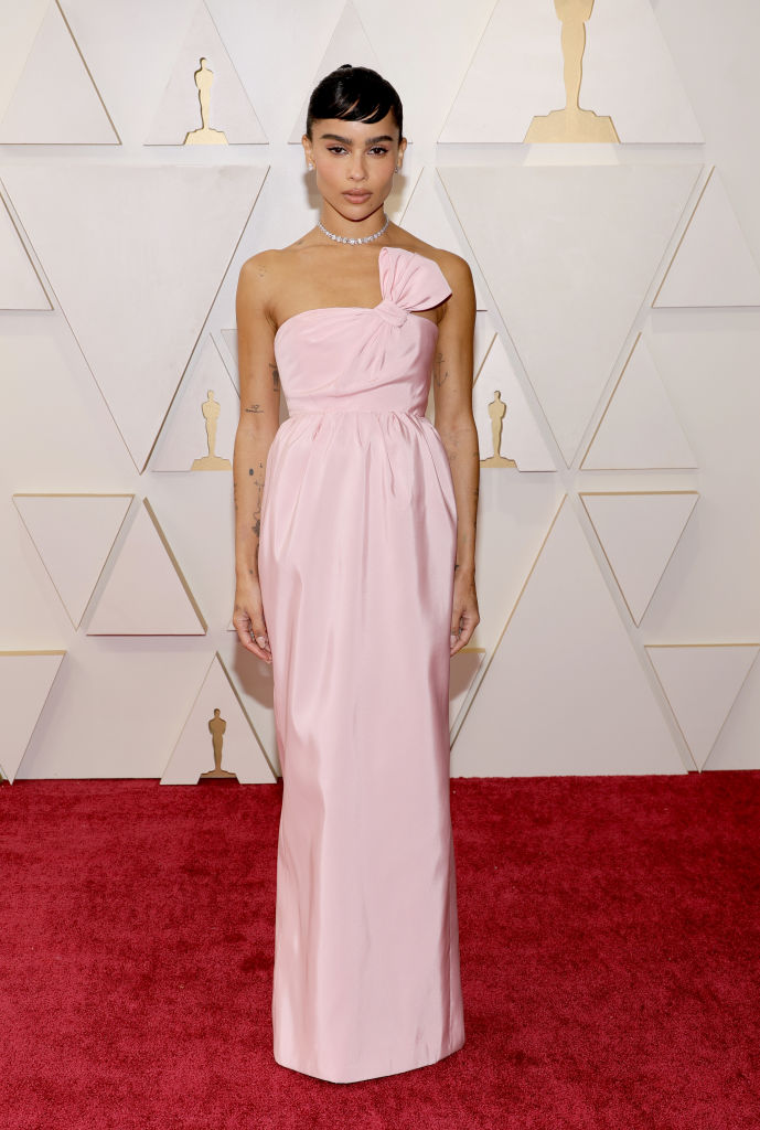 Лучшие розовые платья (и один костюм) на «Оскаре-2022»