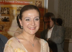 Мельникова о болезни, которая изменила ее внешность: «Не могут поставить диагноз. На мне учатся лечить»