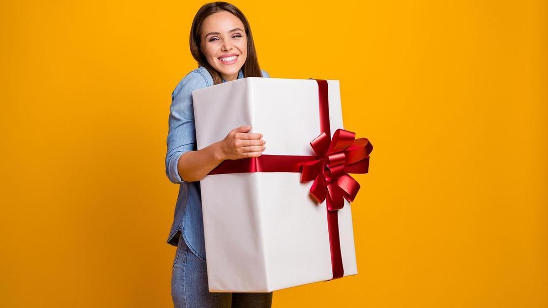 Выбираем подарки к 23 Февраля и 8 Марта, которые точно оценят друзья и близкие