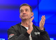 «На главный вопрос „почему Певцова ушли из театра“, ответа нет»: актер пристыдил «Ленком»