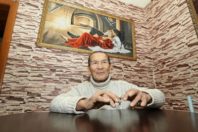 Mongolian Wanderer Finds Home at 77 After Tragic Life