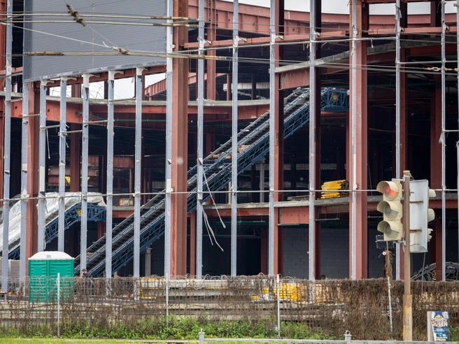 На строительной площадке заметно возросла активность. | Источник: Владислав Лоншаков / E1.RU