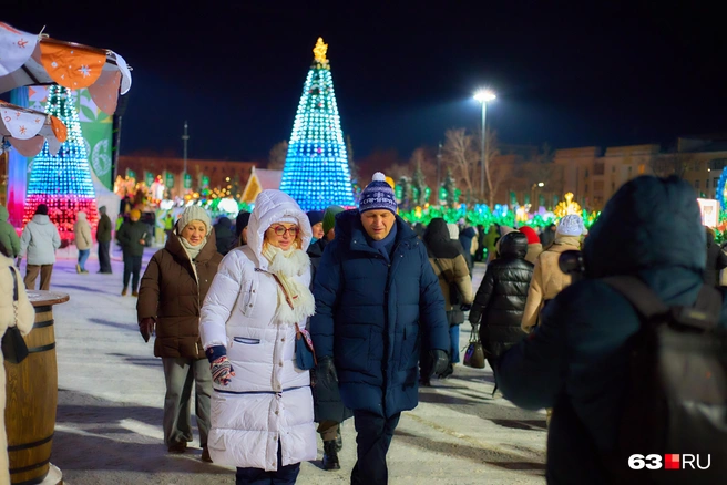 Даже мэр Самары Иван Носков пришел на праздник в центр города | Источник: Роман Данилкин / 63.RU
