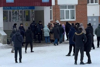 'Shoots at Everyone': Student Storms Ufa School with Weapon