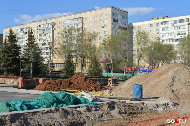 Горы песка и земли | Источник: Анастасия Баринова / 56.RU