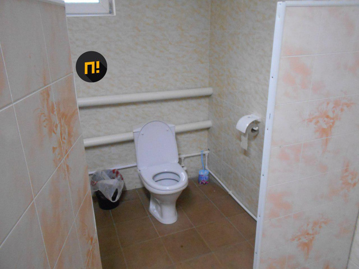 В орловской школе торжественно открыли первый почти за 150 лет туалет не на улице