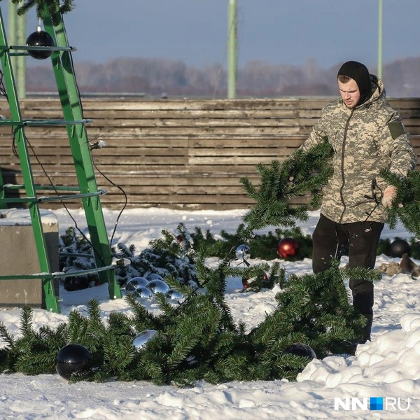 Справлялись рабочие довольно быстро | Источник: Наталья Бурухина / NN.RU