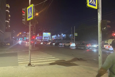 Очереди на заправке в Новосибирске не спадают даже ночью