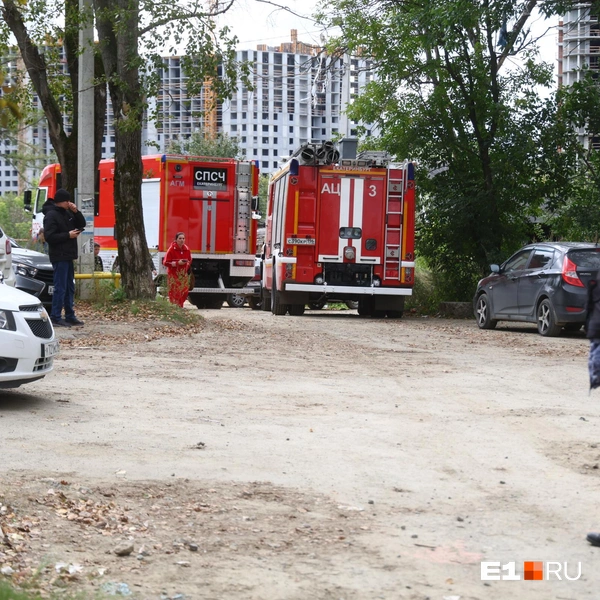 «Огненным напором вышибло балкон». В Екатеринбурге беспилотники влетели в жилые дома и логоцентр: онлайн | Источник: читатель E1.RU