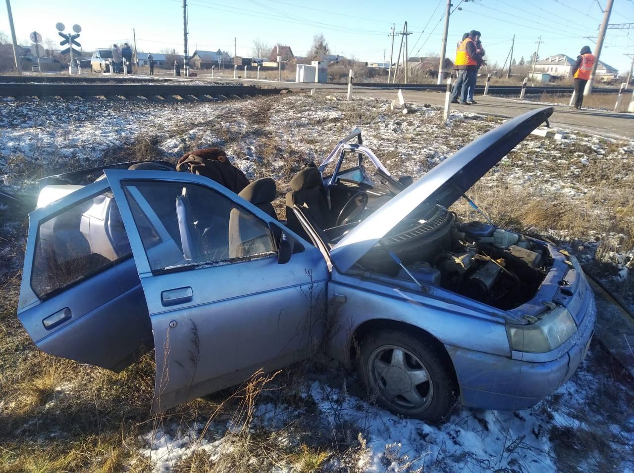 В машине, попавшей под поезд в Магнитогорске, пострадал шестилетний ребенок  - 19 ноября 2023 - 74.ру