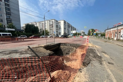 На Сибирской в Томске ремонтируют водопровод по нацпроекту