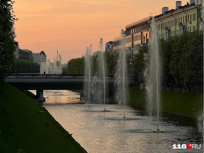 Мост проходит по улице Кави Наджми | Источник: Лина Саитова / 116.RU